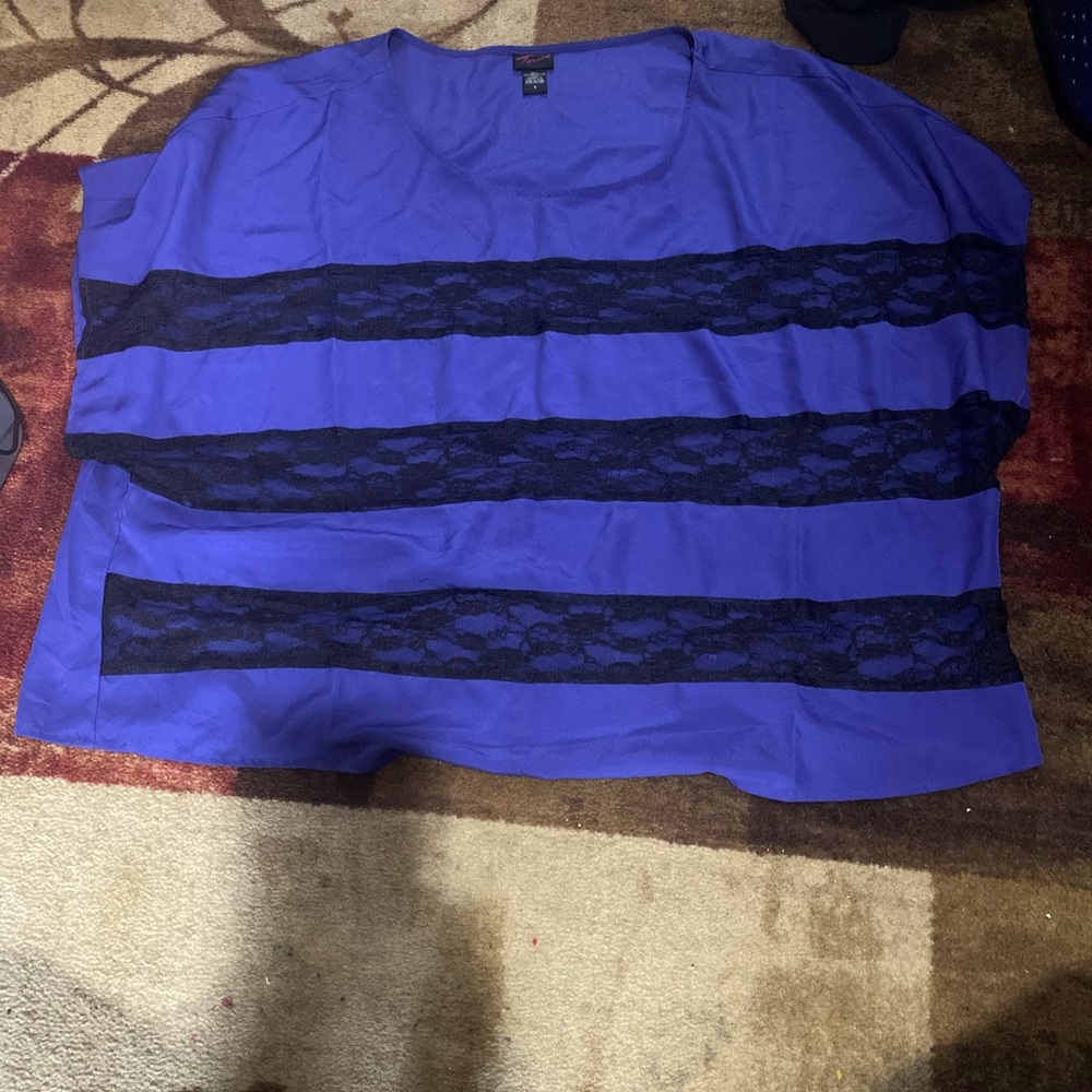 Torrid size 5X 100% polyester/lace is 100% nylon